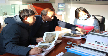 呼和浩特市委常委张金萍一行莅临内蒙古鸿德文理学院调研指导