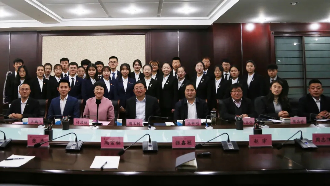 内蒙古鸿德文理学院第十三届学生会、生管会学生干部见面会顺利举行