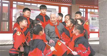 中国教育报头版头条:凝心聚力育新人,内蒙古扎实推进青少年铸牢中华民族共同体意识教育