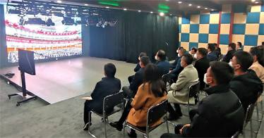 内蒙古鸿德文理学院师生收听收看党的二十大开幕会盛况