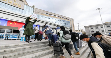 “疫”路守护、暖心相送——鸿德学子“返乡记”