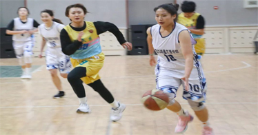 祝贺！经济管理系夺得鸿德女篮冠军