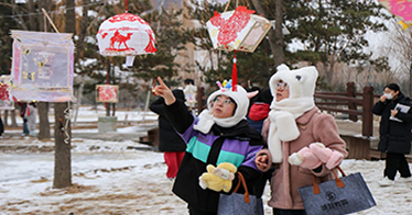 学院教育系举办首届剪纸灯笼节活动