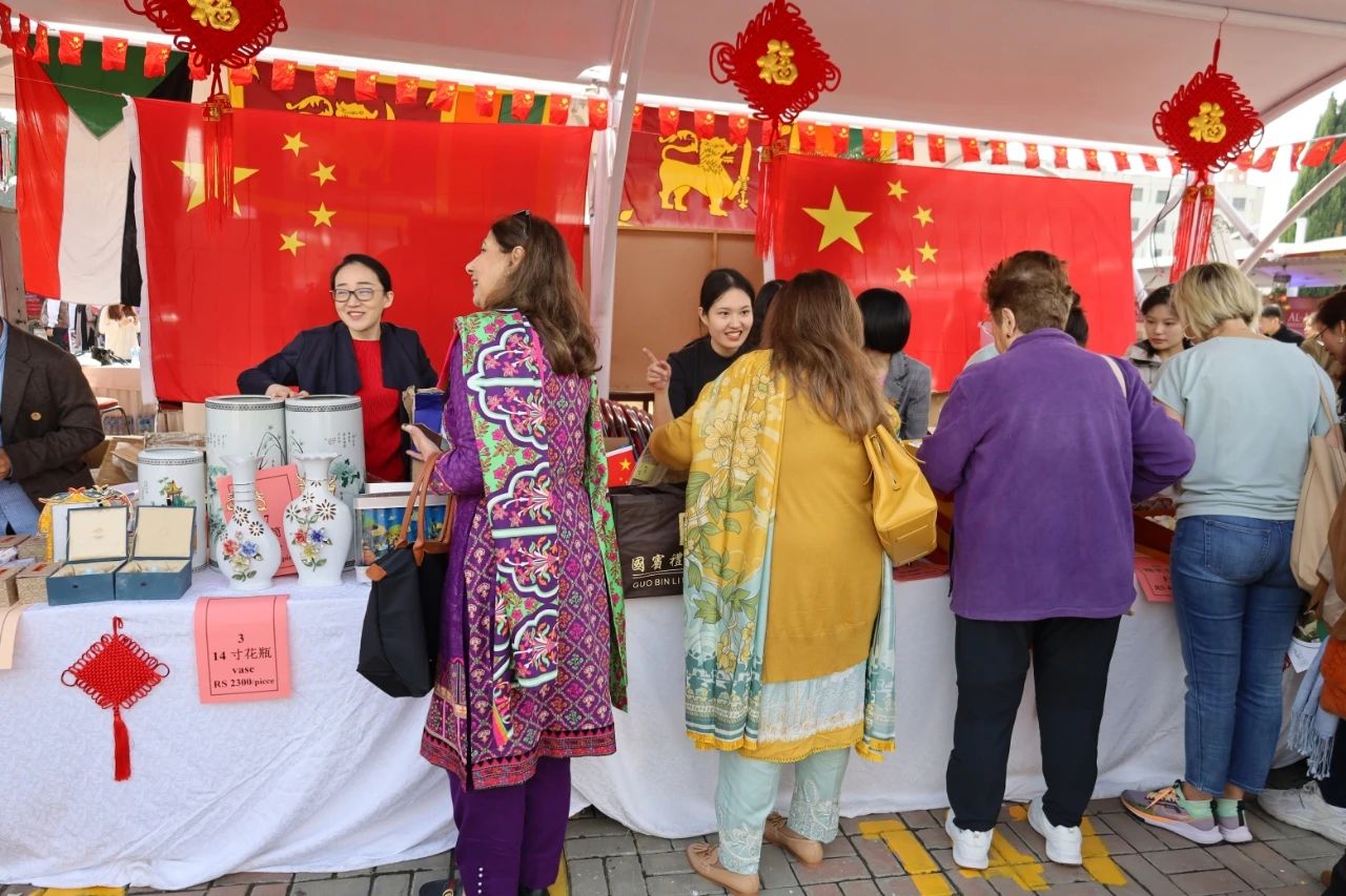 驻巴基斯坦使馆参加巴基斯坦外交部年度慈善义卖活动