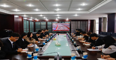 媒体关注！多家媒体报道鸿德师生观看和热议十四届全国人大二次会议开幕会