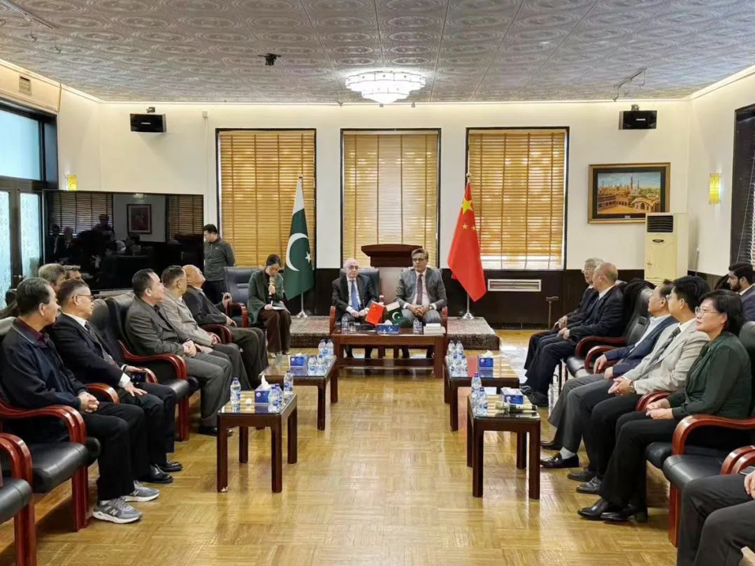 巴基斯坦两任驻华大使在京会见周玉树院长一行