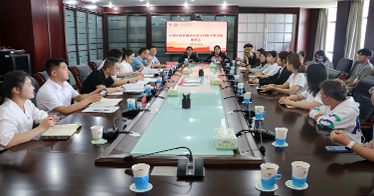自治区团委副书记刘建辉一行到内蒙古鸿德文理学院调研指导工作