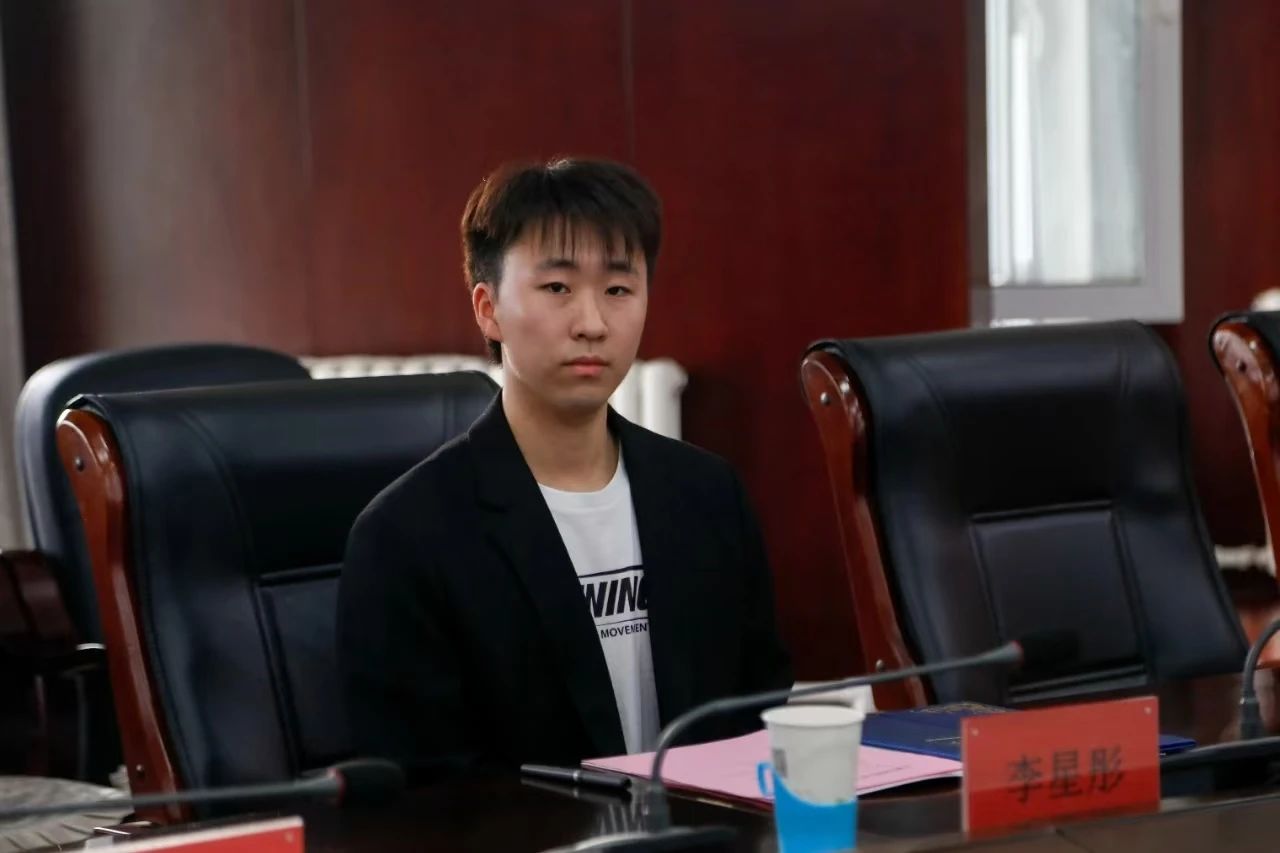 学院职业围棋队李星彤升为三段