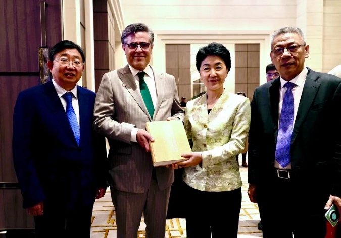 周玉树院长在巴基斯坦驻华大使馆主办的专题研讨会上作主旨发言