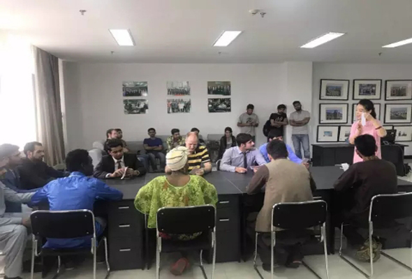 我院外教和留学生参与CCTV文献纪录片《内蒙古自治区诞生记》拍摄录制