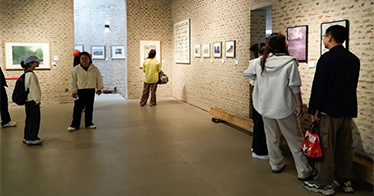 学院艺术设计系教师个人画展在回空间艺术中心举办画展