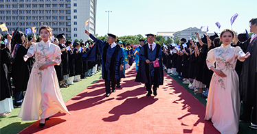内蒙古鸿德文理学院举办2026届本科生毕业典礼暨学位授予仪式