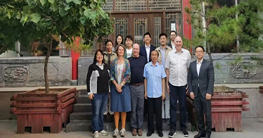 世界岩画网站主编到访学院点赞中国北方岩画研究