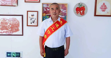 学院教师专访｜乔在江：二十年校车驾驶，保持零事故记录 