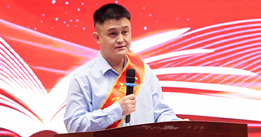 学院教师专访｜孙发亮：守好师生“入口关”，他有一长串要操心的事